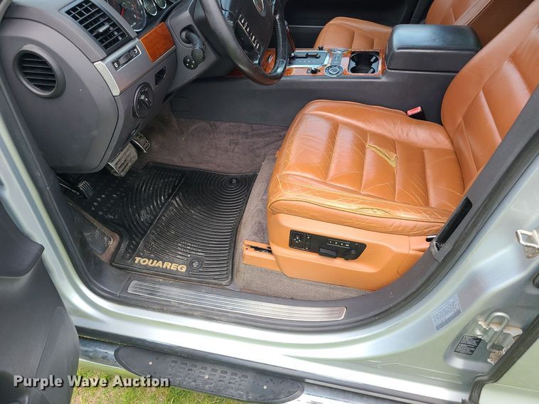 image for item MO9854 2005 Volkswagen Touareg  SUV