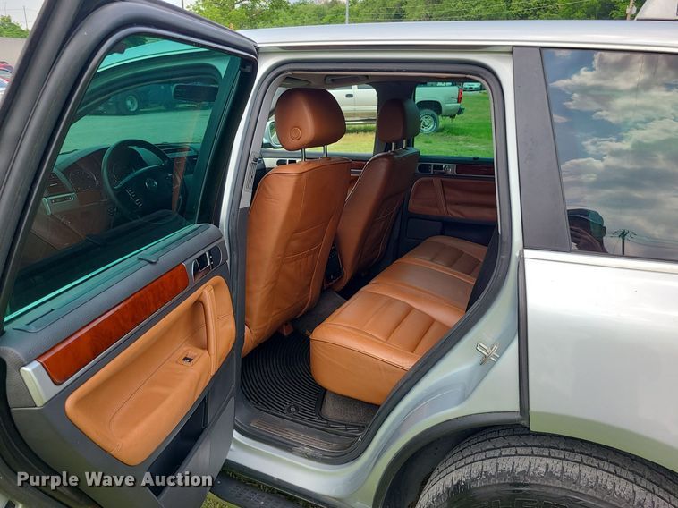 image for item MO9854 2005 Volkswagen Touareg  SUV