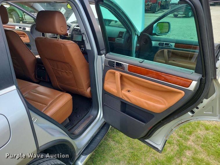 image for item MO9854 2005 Volkswagen Touareg  SUV