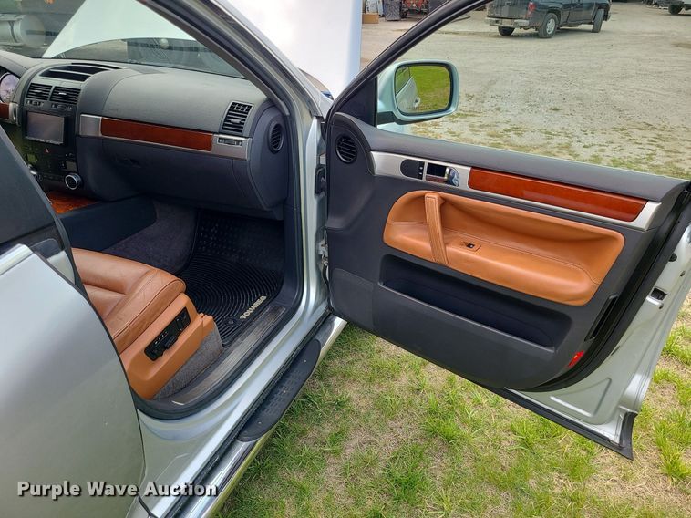 image for item MO9854 2005 Volkswagen Touareg  SUV