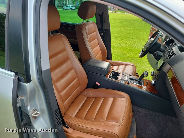 image for item MO9854 2005 Volkswagen Touareg  SUV