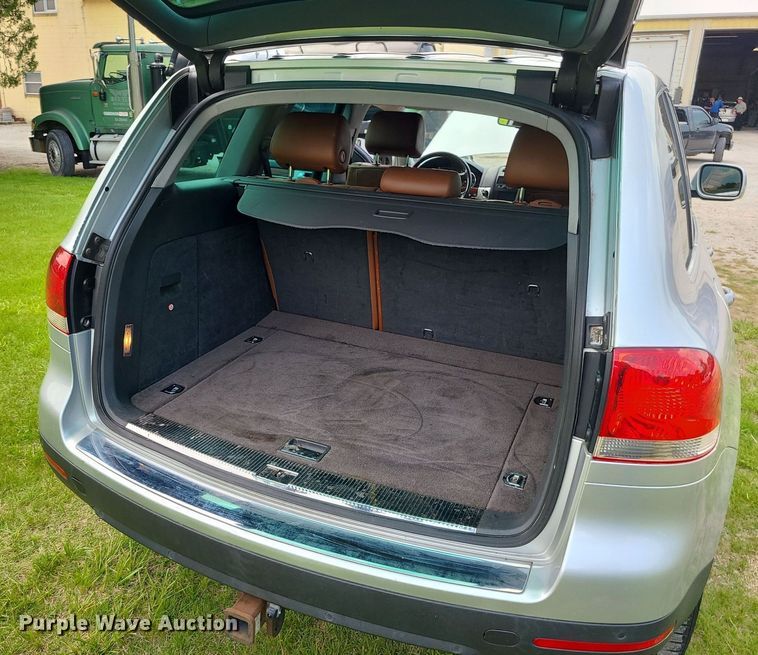 image for item MO9854 2005 Volkswagen Touareg  SUV