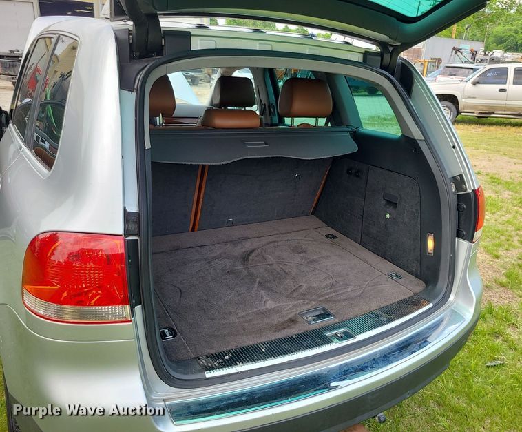 image for item MO9854 2005 Volkswagen Touareg  SUV