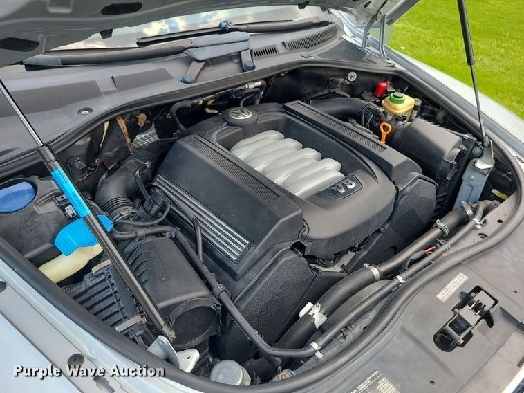 image for item MO9854 2005 Volkswagen Touareg  SUV