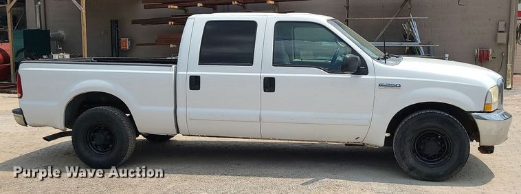 image for item MO9855 2002 Ford F250 Super Duty  Crew Cab pickup truck