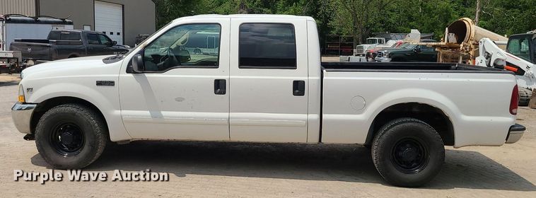 image for item MO9855 2002 Ford F250 Super Duty  Crew Cab pickup truck