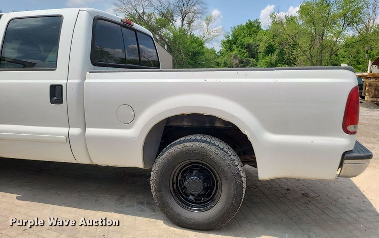 image for item MO9855 2002 Ford F250 Super Duty  Crew Cab pickup truck