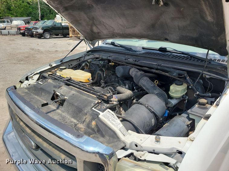 image for item MO9855 2002 Ford F250 Super Duty  Crew Cab pickup truck