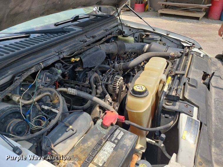 image for item MO9855 2002 Ford F250 Super Duty  Crew Cab pickup truck