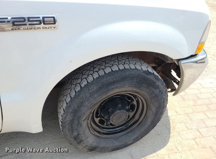 image for item MO9855 2002 Ford F250 Super Duty  Crew Cab pickup truck