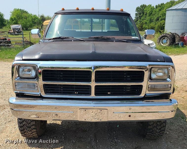 image for item MO9867 1992 Dodge Ram 250  Club Cab pickup truck