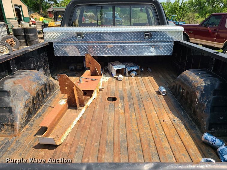 image for item MO9867 1992 Dodge Ram 250  Club Cab pickup truck