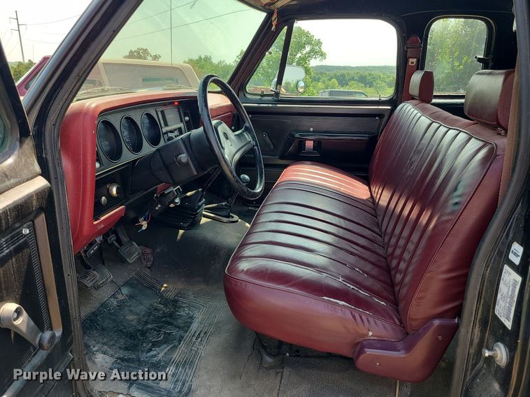 image for item MO9867 1992 Dodge Ram 250  Club Cab pickup truck