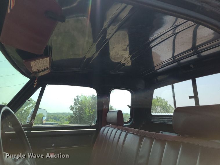 image for item MO9867 1992 Dodge Ram 250  Club Cab pickup truck