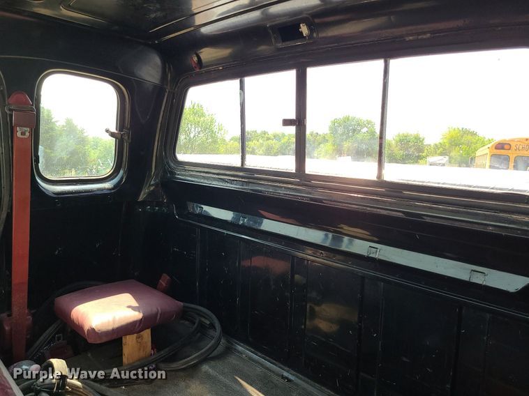 image for item MO9867 1992 Dodge Ram 250  Club Cab pickup truck