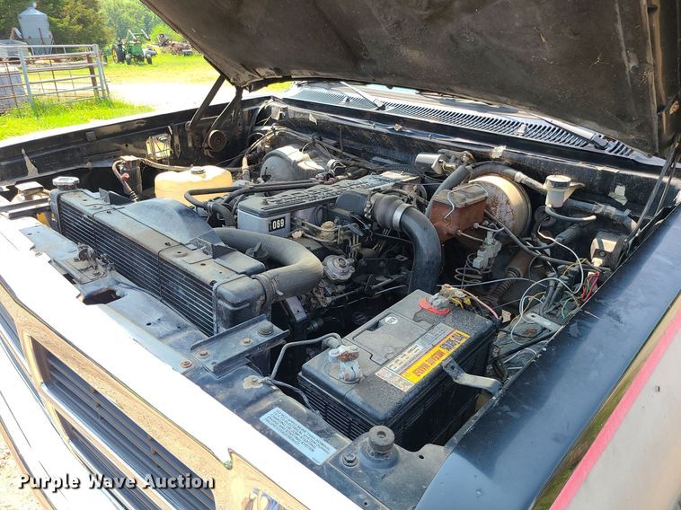 image for item MO9867 1992 Dodge Ram 250  Club Cab pickup truck