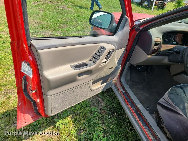 image for item MO9868 1999 Jeep Grand Cherokee  SUV