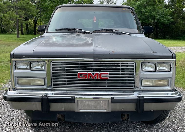image for item MR9062 1991 GMC Suburban  SUV