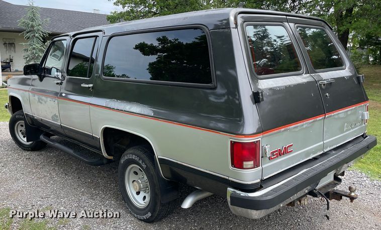 image for item MR9062 1991 GMC Suburban  SUV