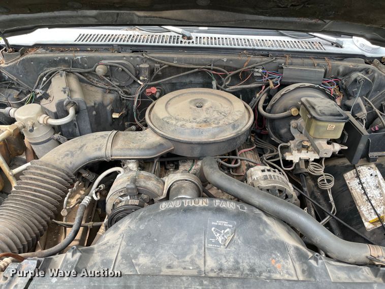 image for item MR9062 1991 GMC Suburban  SUV