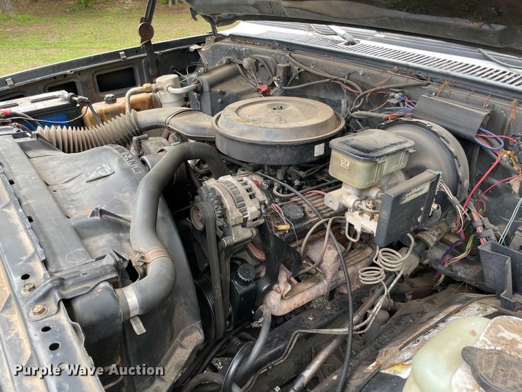 image for item MR9062 1991 GMC Suburban  SUV