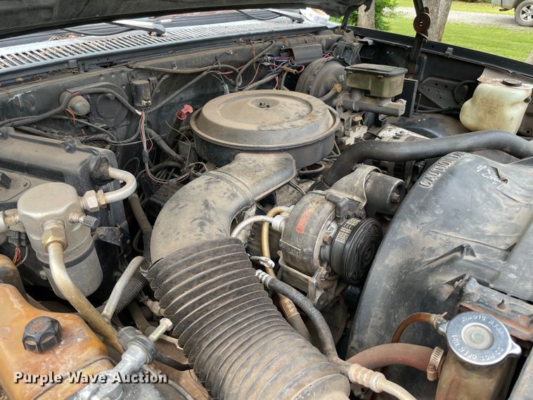 image for item MR9062 1991 GMC Suburban  SUV