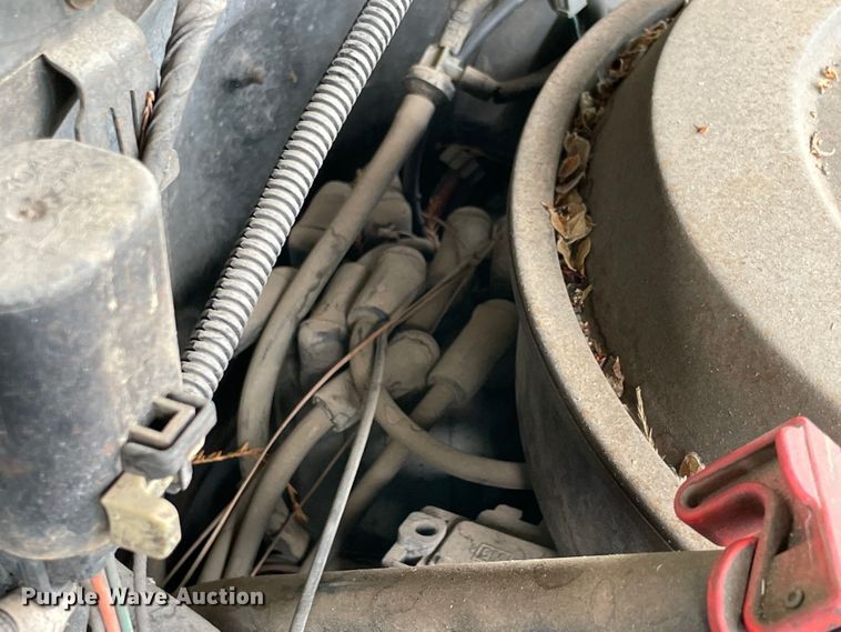 image for item MR9062 1991 GMC Suburban  SUV