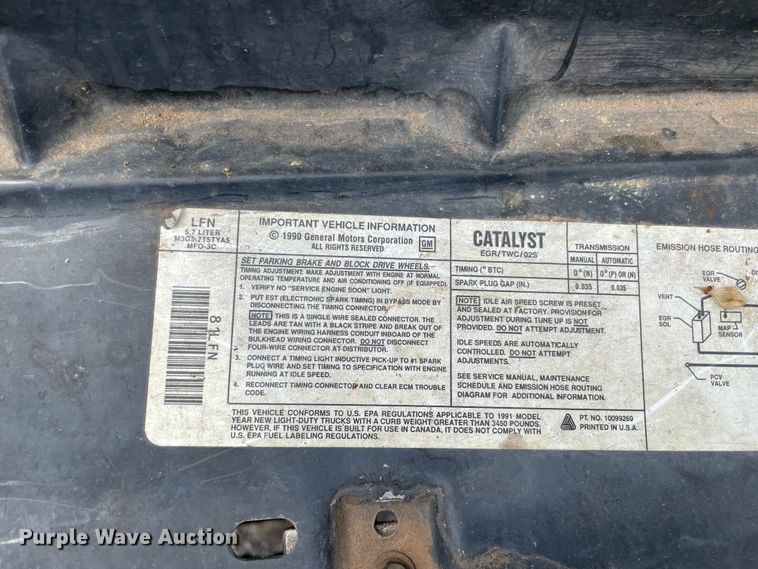 image for item MR9062 1991 GMC Suburban  SUV