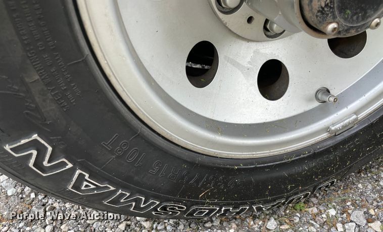 image for item MR9062 1991 GMC Suburban  SUV