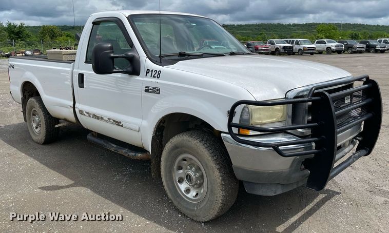 image for item MR9073 2002 Ford F250 Super Duty  pickup truck