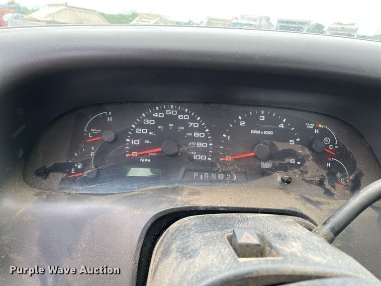 image for item MR9073 2002 Ford F250 Super Duty  pickup truck