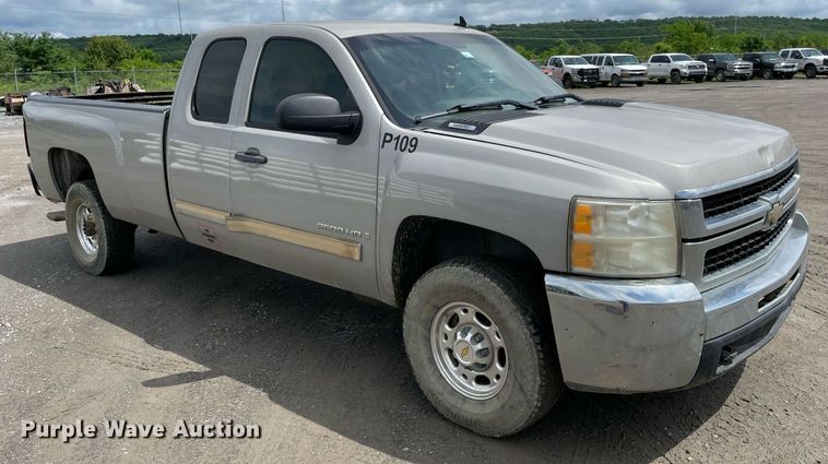 image for item MR9074 2009 Chevrolet Silverado 2500HD  Ext. Cab pickup truck