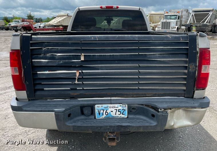 image for item MR9074 2009 Chevrolet Silverado 2500HD  Ext. Cab pickup truck