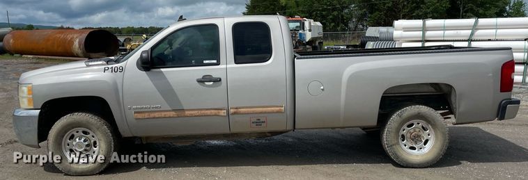 image for item MR9074 2009 Chevrolet Silverado 2500HD  Ext. Cab pickup truck
