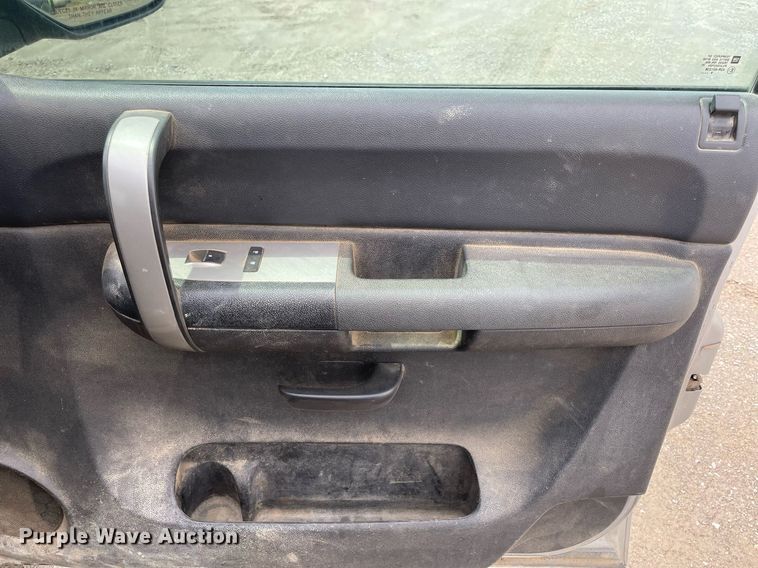 image for item MR9074 2009 Chevrolet Silverado 2500HD  Ext. Cab pickup truck