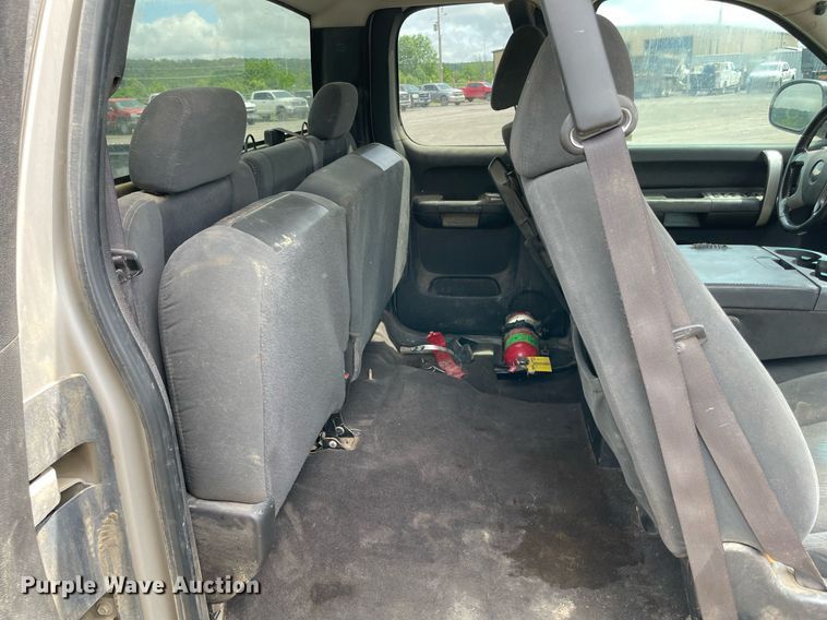 image for item MR9074 2009 Chevrolet Silverado 2500HD  Ext. Cab pickup truck