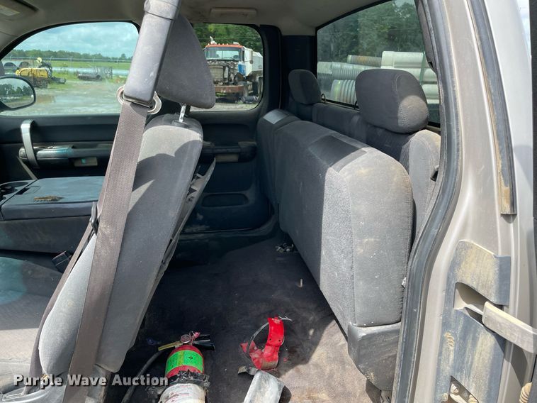 image for item MR9074 2009 Chevrolet Silverado 2500HD  Ext. Cab pickup truck