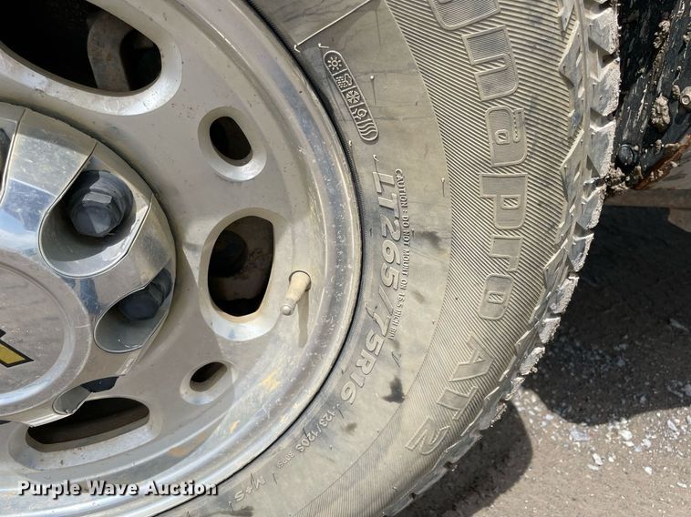 image for item MR9074 2009 Chevrolet Silverado 2500HD  Ext. Cab pickup truck