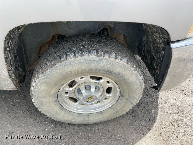 image for item MR9074 2009 Chevrolet Silverado 2500HD  Ext. Cab pickup truck