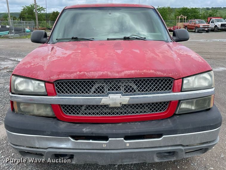 image for item MR9075 2005 Chevrolet Silverado 1500  Crew Cab pickup truck