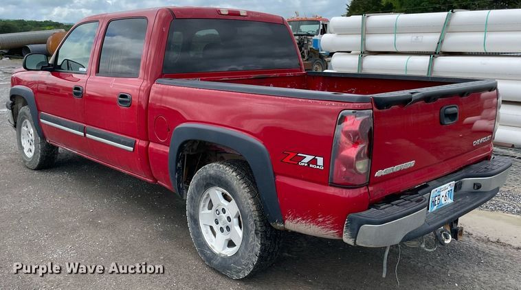 image for item MR9075 2005 Chevrolet Silverado 1500  Crew Cab pickup truck