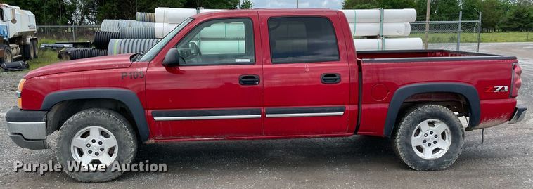 image for item MR9075 2005 Chevrolet Silverado 1500  Crew Cab pickup truck