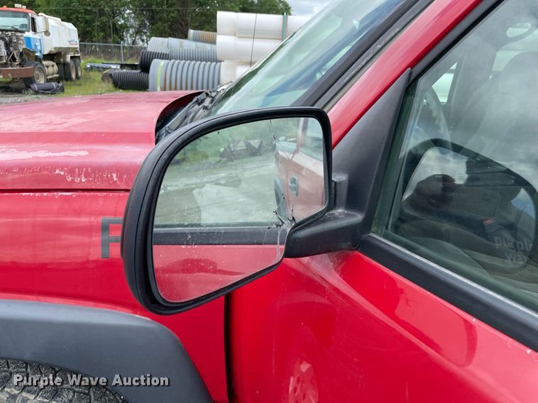 image for item MR9075 2005 Chevrolet Silverado 1500  Crew Cab pickup truck