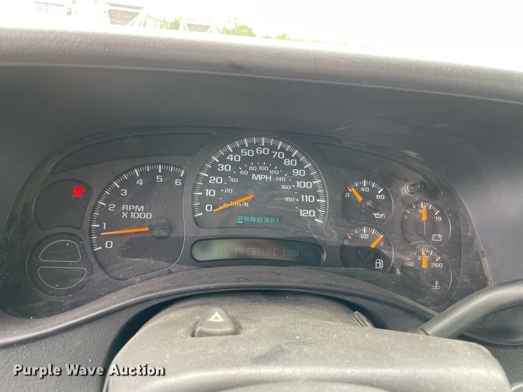 image for item MR9075 2005 Chevrolet Silverado 1500  Crew Cab pickup truck