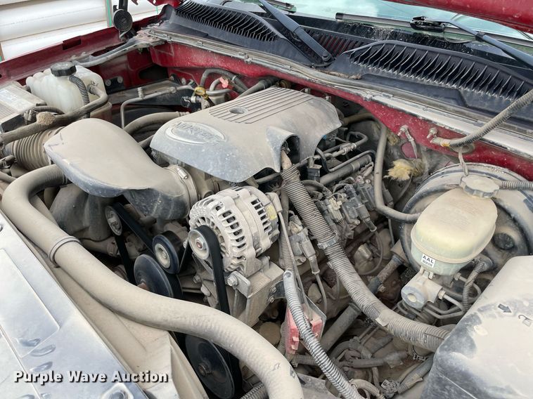 image for item MR9075 2005 Chevrolet Silverado 1500  Crew Cab pickup truck