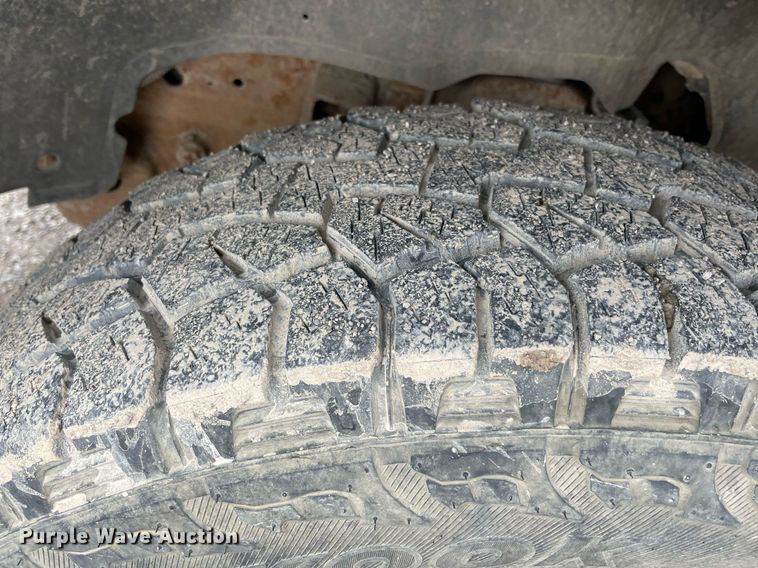 image for item MR9075 2005 Chevrolet Silverado 1500  Crew Cab pickup truck