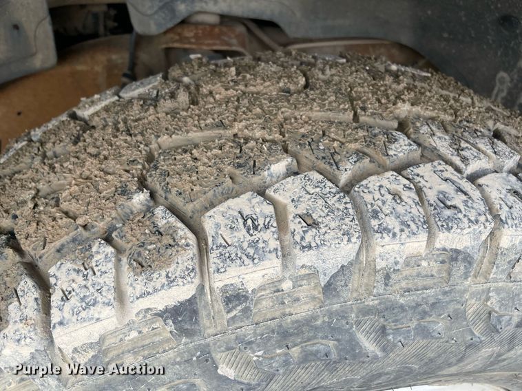 image for item MR9075 2005 Chevrolet Silverado 1500  Crew Cab pickup truck