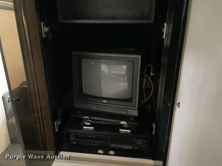 image for item MR9076 1989 Wellcraft  boat