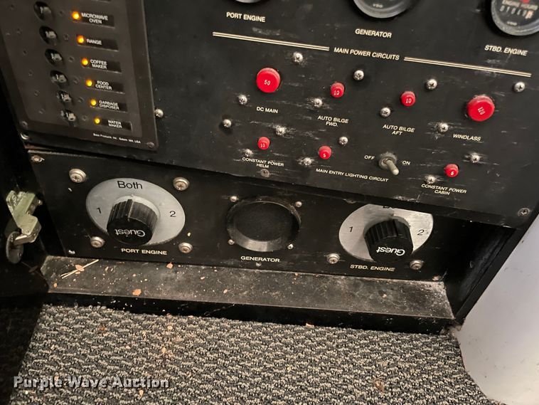 image for item MR9076 1989 Wellcraft  boat