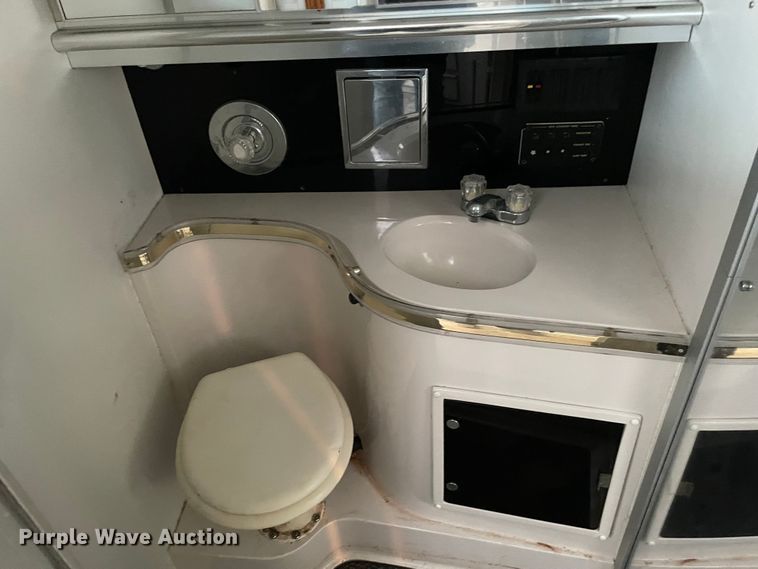 image for item MR9076 1989 Wellcraft  boat